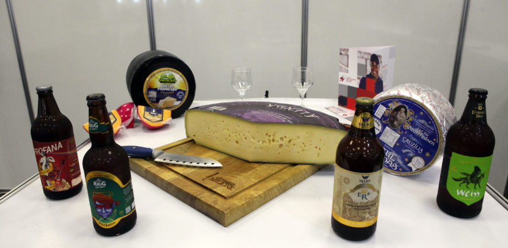 Harmonize queijos com cervejas artesanais produzidos em Minas 4 cerveja e vinho