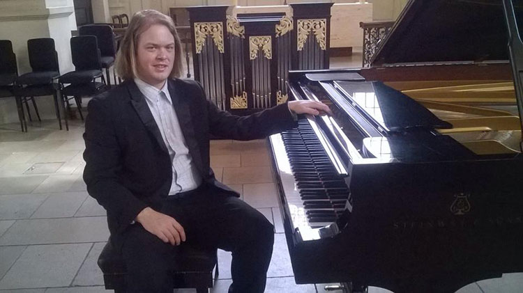 Edição de julho da série Concerto na Filarmônica acontece neste sábado 1 daniel roberts 1