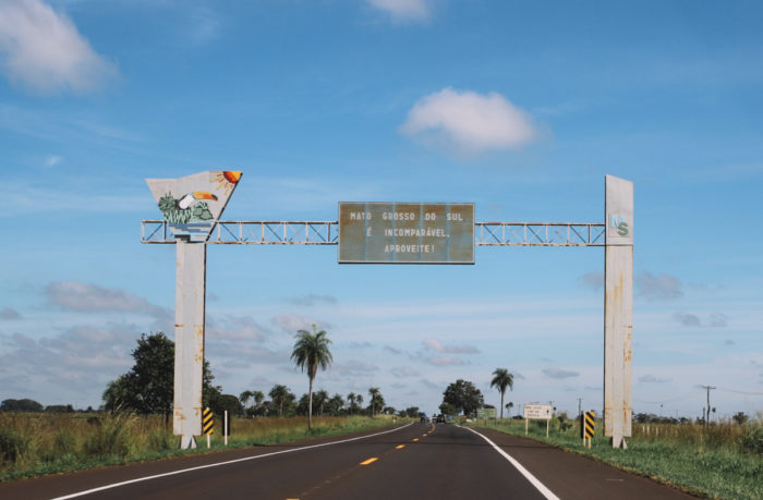 O Pantanal e suas experiências inesquecíveis 1 As estradas do Pantanal são feitas de retas que parecem não ter fim