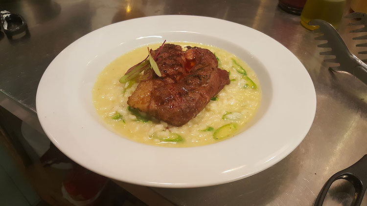 vieiras shoulder de angus com risoto de aspagos