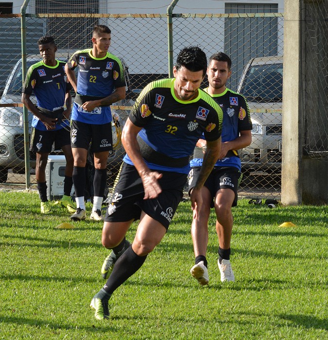 Tupi rescinde com Flávio Carvalho 1 Carvalho foto Marcelo Ribeiro