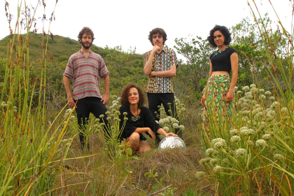 Letícia e o trio Macela Nova Rena Costa 2