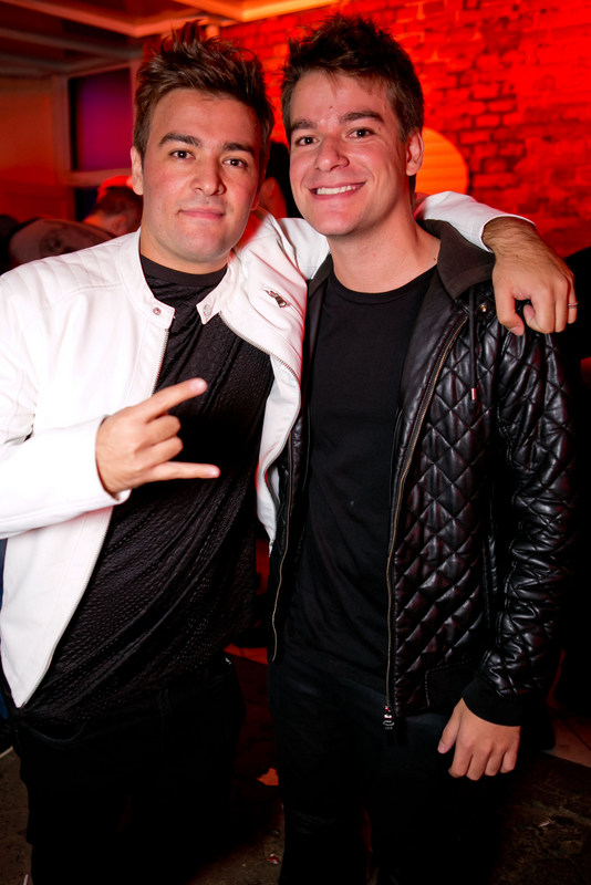 Com apenas 13 anos, a juiz-forana Danielly Vitória está no Egito 4 Os gêmeos Marcos e Lucas Ruback Schmidt, DJs que causam euforia em massa nas pistas de dança Foto: Wanderson Monteiro