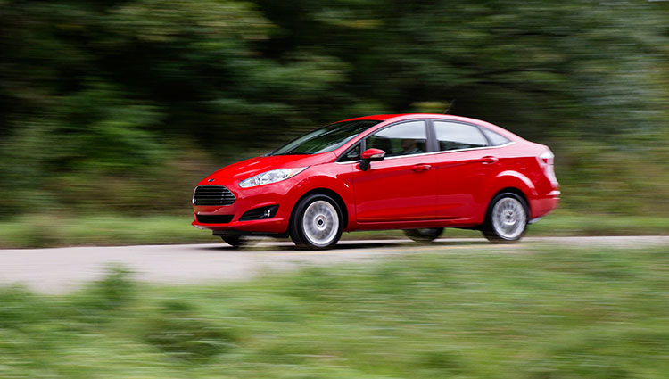 Ford anuncia a linha 2017 do Fiesta sedã 13 RA150817 01