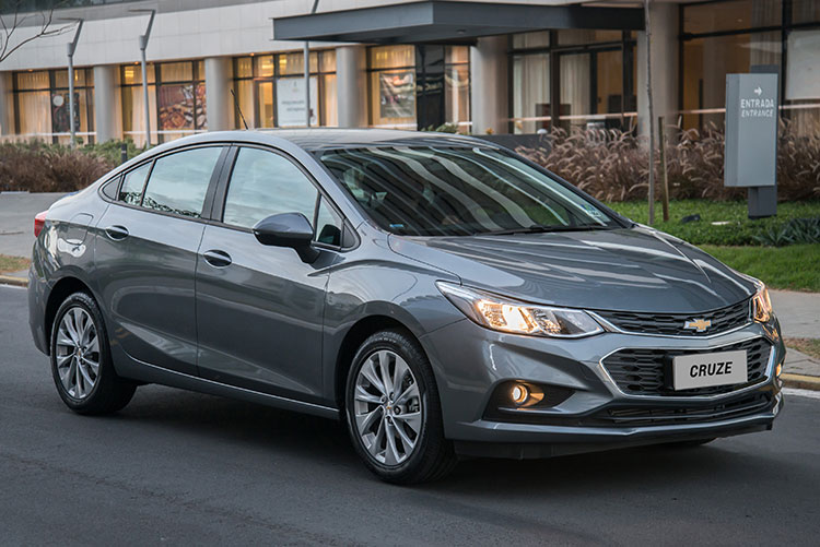 Ford anuncia a linha 2017 do Fiesta sedã 14 RA150817 02