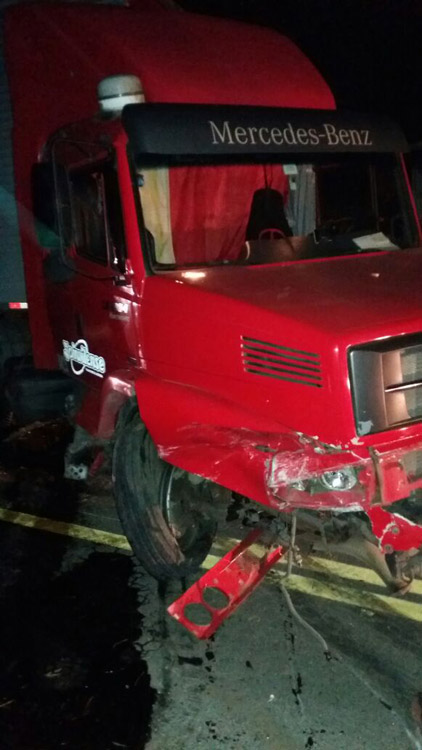 Batida frontal na BR-267 deixa um homem gravemente ferido 2 acidnete BR 267 2