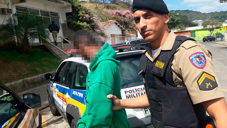Adolescente é apreendido pela quinta vez por tráfico de drogas 1 adolescente dentro