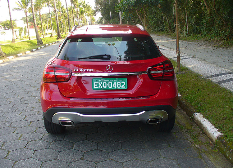 Parecer mais SUV é a proposta do renovado Mercedes-Benz GLA 5 ap080817 05