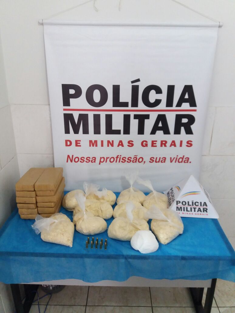 Após denúncia, PM apreende 22kg de maconha e cocaína no Vista Alegre 1 droga pm