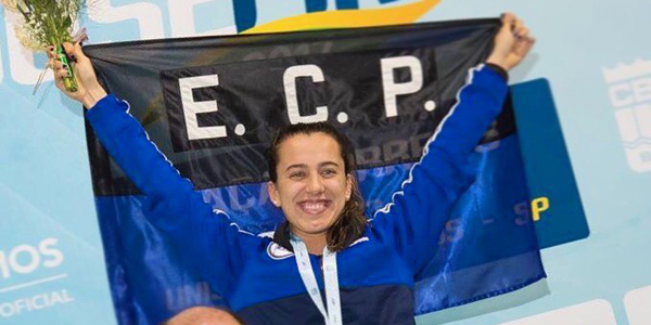 Recuperada de acidente, Larissa Oliveira vence prova do José Finkel 2 esp natação Larissa foto Ricardo Bufolin capa