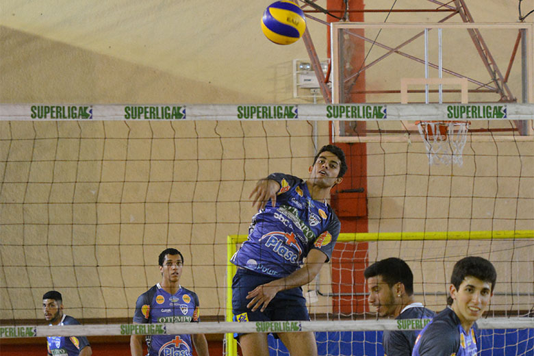 Ponteiro Leozinho, recém-chegado da Seleção sub-23, é apresentado no JF Vôlei 1 espleozinho