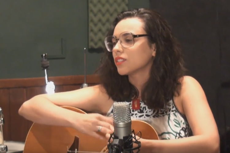Imagem: #Ep. 07 – Laura Januzzi no TM SONS – parte 2