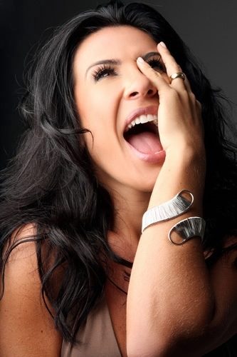 Scheila Carvalho celebra 20 anos da escolha para ser 'morena do Tchan' 1 sheila face1