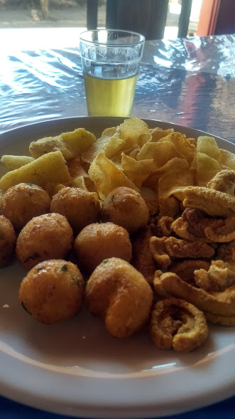 Serra da Canastra, ecoturismo e gastronomia mineira 11 Petiscos torresmo