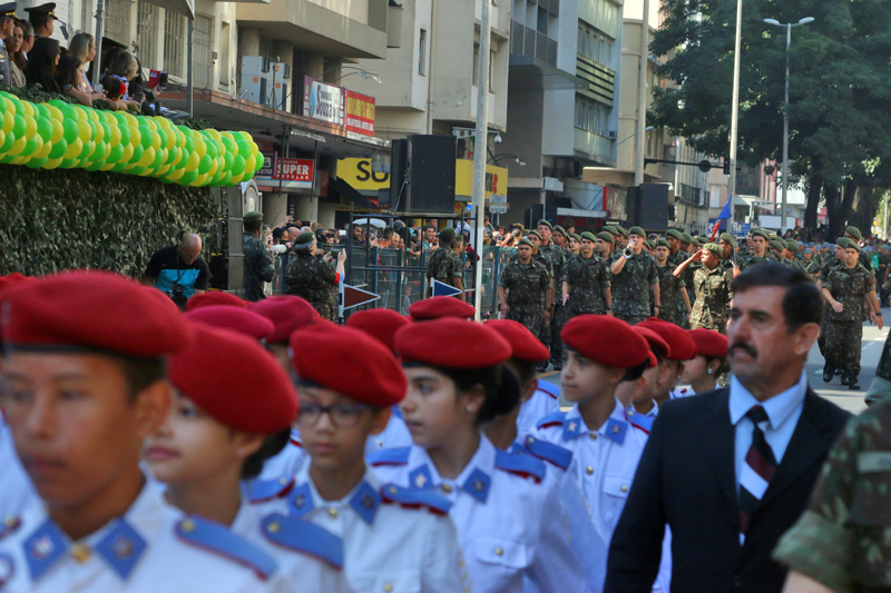 Desfile de 7 de setembro reúne centenas de pessoas na Rio Branco 1 desfile 20
