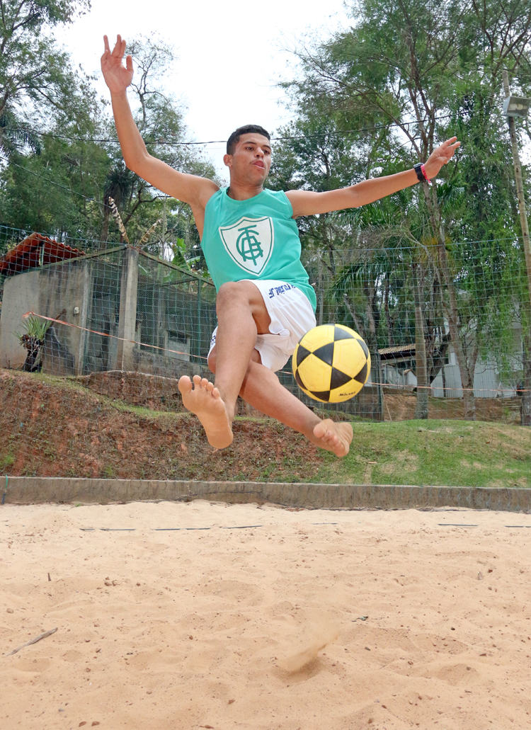 Futevôlei em alta em JF até dezembro 2 esp futvoleivertical