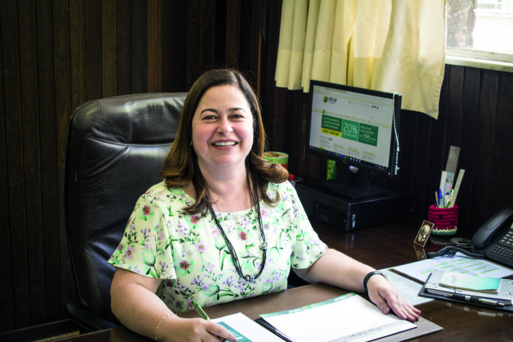 CES completa 45 anos e celebra reconhecimento 2 foto professora patricia e1506198693518