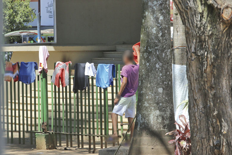 Propostas para população de rua estão engavetadas 1 moradores