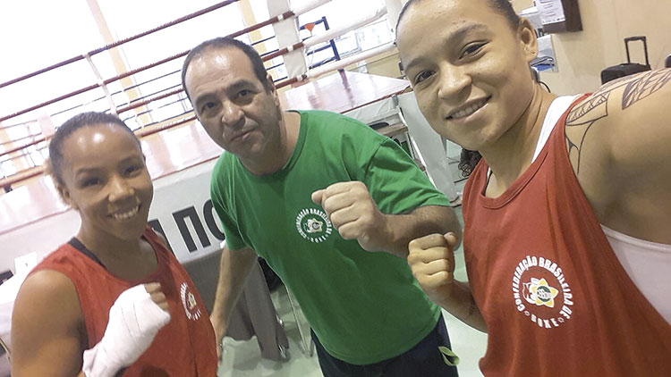 (Foto: arquivo pessoal) ESP BIA BOXE