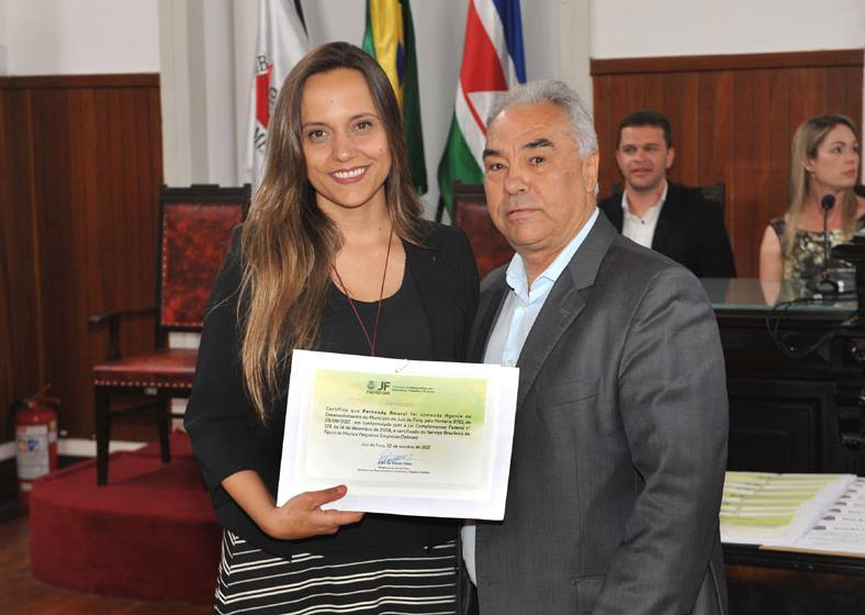 Fernanda-Amaral-e-João-Matos-051017-SEM-RESOLUÇÃO Fernanda-Amaral-e-João-Matos-051017-SEM-RESOLUÇÃO