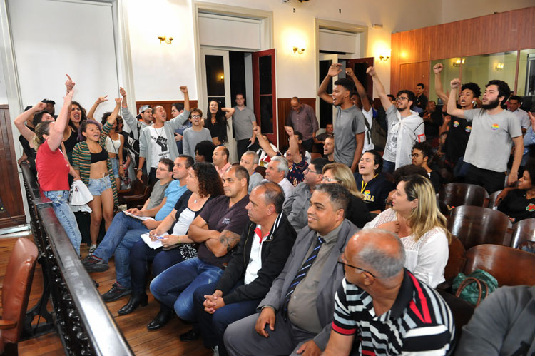 Moção de repúdio contra a UFJF e o João XXIII passa na Câmara 2 Votação Moção de Repúdio 02