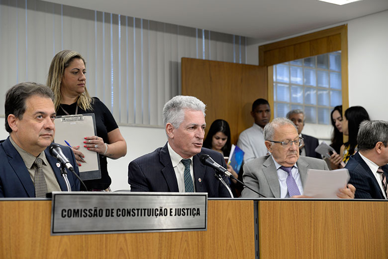 Ampliação de prazo para licença de atingidos por Lei 100 avança 1 lei 100Flávia Bernardo