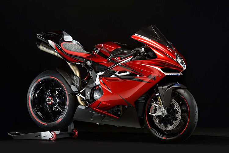 MV Agusta lança moto em homenagem a Lewis Hamilton 1 ra031017 011