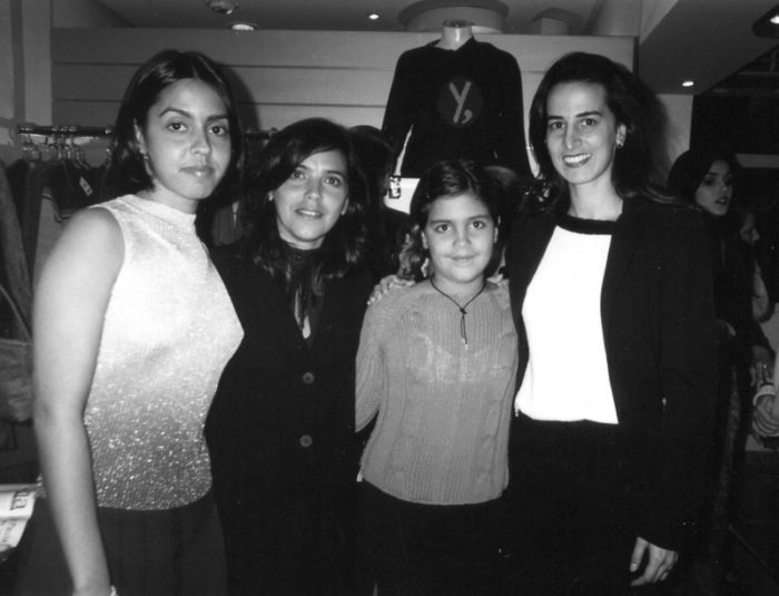 O diretor de relacionamento e mercado da Unimed, Glauco Araújo e Mário Lopes de Freitas 4 Flash Back : Francely Monteiro Soares, Cristanne Resende (com a filha Raphaela) e Geórgia Vidal em 2000