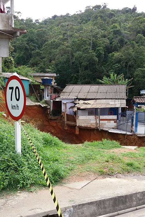 MPF instaura inquérito para apurar causa de desabamento na BR-040 3 Petropolis PRF