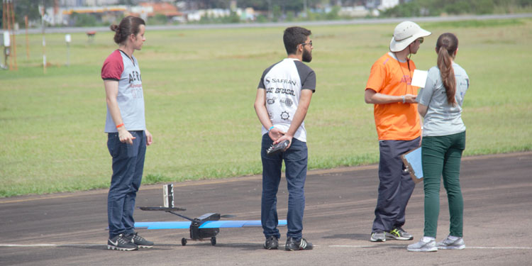 Equipes da UFJF disputam competições nacionais e internacionais 3 Pista de VOO