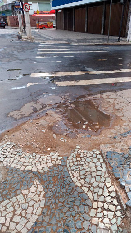 (Foto do leitor Alexandre Lopes) VU Centro