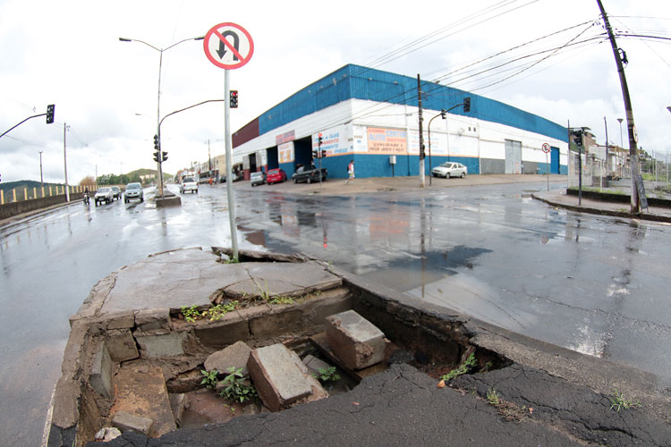 Vias ficam alagadas em várias regiões de Juiz de Fora 2 alagamento1
