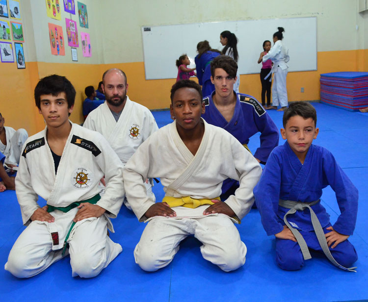 Projetos gratuitos abrem possibilidades para jovens judocas 1 esp judo