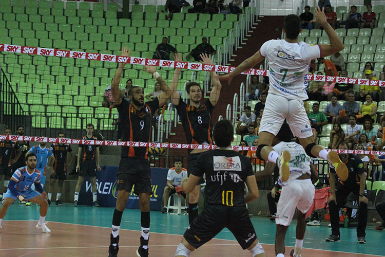 Raça e boa atuação contra o Maringá 1 jf volei vence foto Rodrigo Araújo Copel Telecom Maringá Vôlei