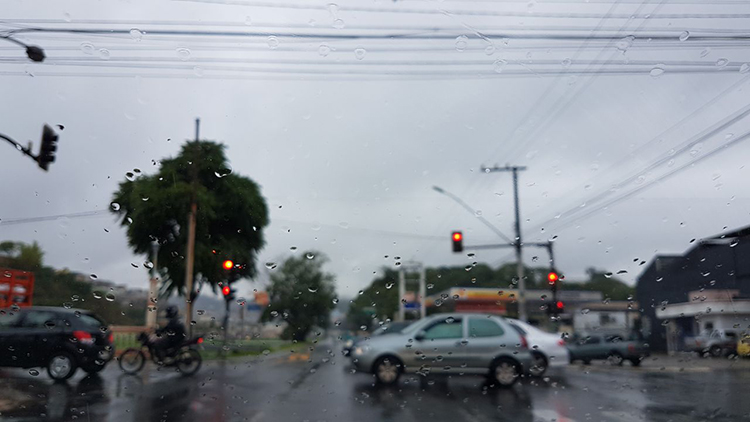 Defesa Civil registra duas ocorrências após chuvas 1 tempo priamo