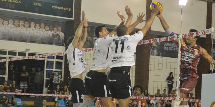 Em último jogo do turno, JF Vôlei perde em casa para o Corinthians 2 JF Volei Divulgação