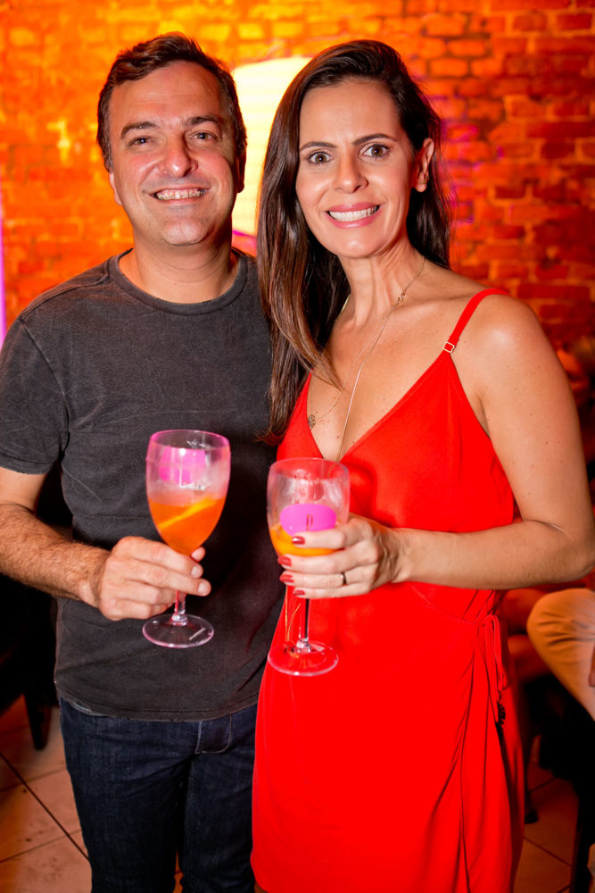 Dom Gil Moreira celebra missa de fim de ano da Santa Casa 3 Iuri Girardi e Carol Novy, na noite de Natal do Privilège Foto: Wanderson Monteiro