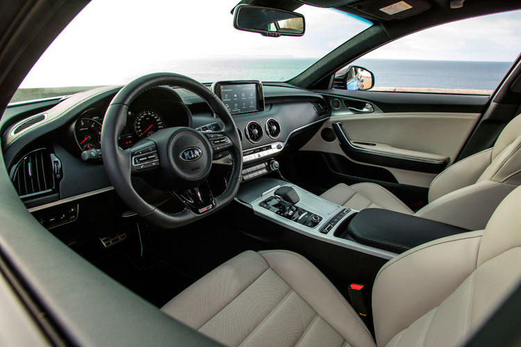 Kia prepara o Stinger de olho na alta performance 8 ap121217 07