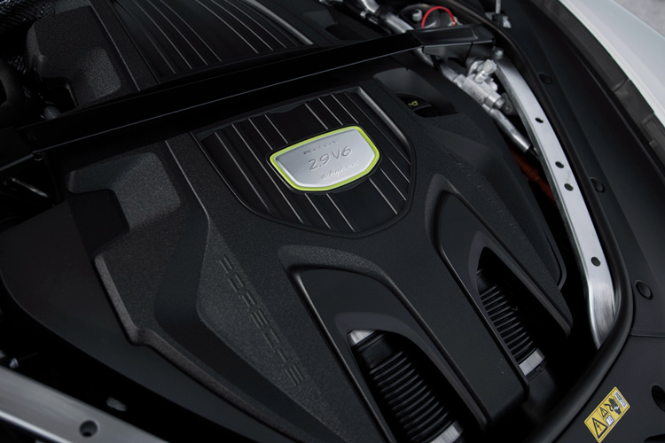 Porsche Panamera 4 E-Hybrid chega ao Brasil 2 ap191217 091