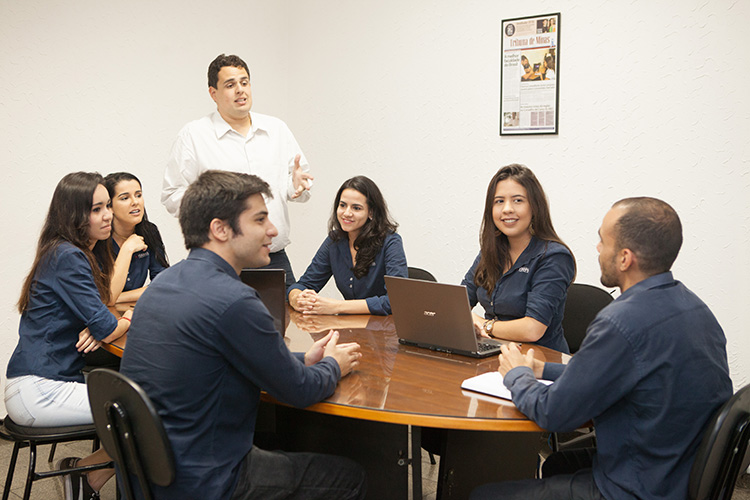 Para desenvolver o empreendedorismo e a liderança 1 empresa jr 2