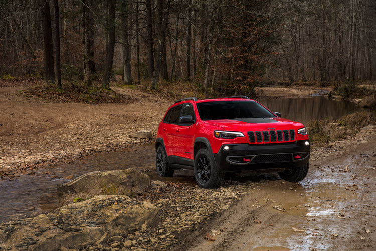 Jeep revela a face reestilizada do Cherokee 10 ra191217 01
