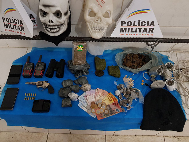 Homem é preso com arma e drogas no Santa Luzia 1 santa luzia sandra