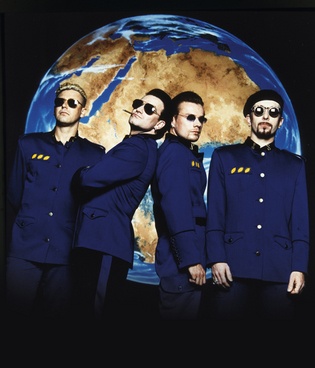 "Zooropa", um clássico que continua moderno 4 u2 zooropa promo