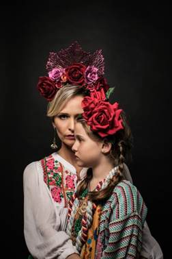  Estreia hoje, nos cinemas da cidade, o filme “Viva: a vida é uma festa”, com a atriz e apresentadora Fernanda Rodrigues e a filha Luísa. A convite da Disney, elas participaram de um ensaio de moda, inspirado nas festividades do Dia dos Mortos, no México – tema do longa que foi indicado ao “Globo de Ouro”. Foto: Jorge Bispo