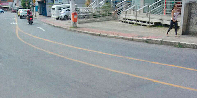 Pintura de faixa confunde motoristas na Costa e Silva 2 VU São Pedro.jpgCAPA