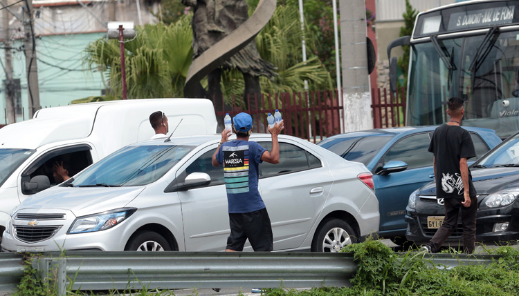 Em busca de renda, ambulantes tomam as ruas de JF 1 ambulantes2