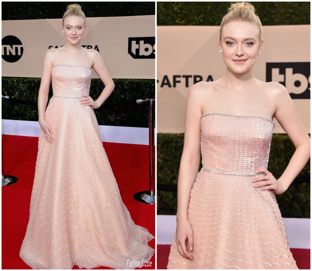 As mais bem vestidas do Sag Awards 2018 10 dakota fanning in prada 2018 sag awards