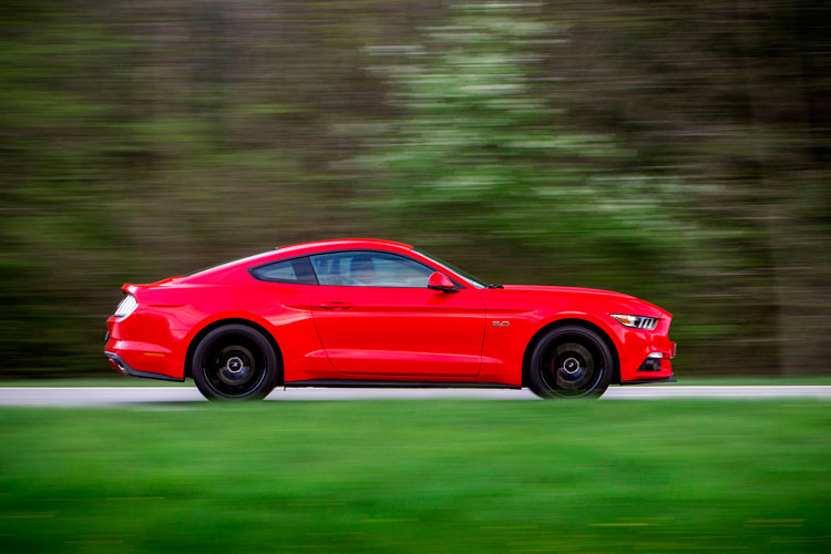Renovado, Ford Mustang entra em pré-venda no Brasil 2 vi2