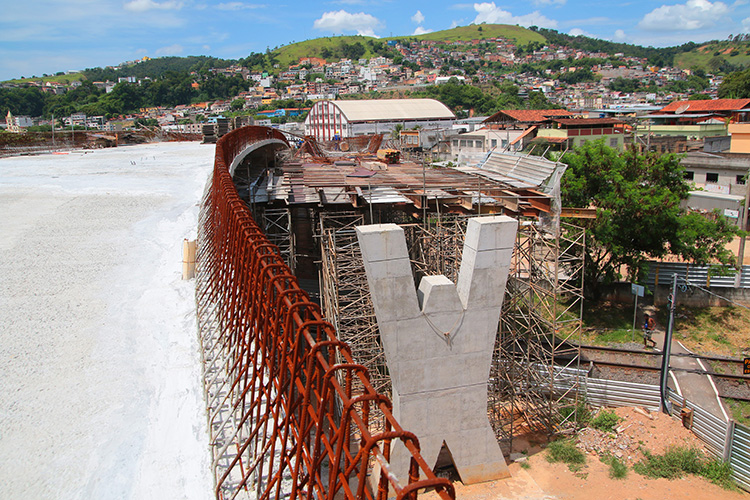 Obras de viaduto no Poço Rico chegam a 60% 2 viaduto priamo1