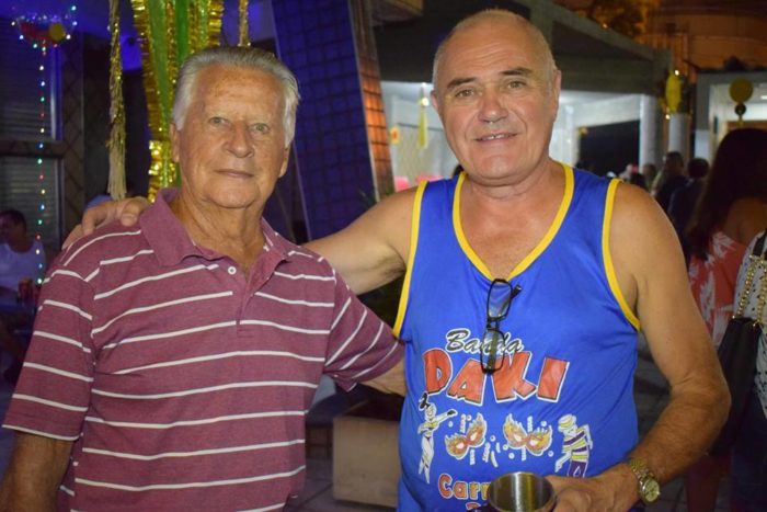No Encontro de Negócios do Bahamas, Jovino Campos ladeado pelos executivos da Proforte Transporte de Valores 4 Joel Batitucci e Ricardo Junqueira no carnaval do Clube Bom Pastor